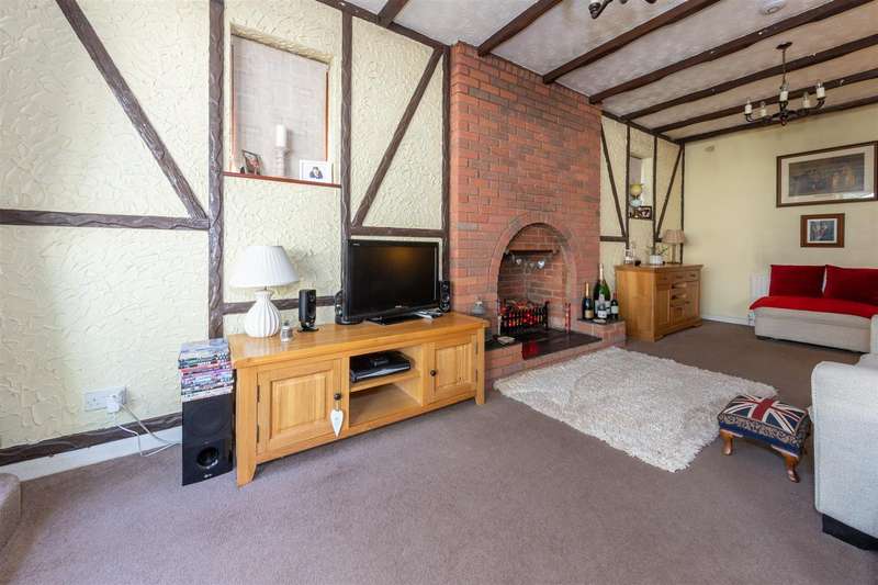 3 Bedroom Detached Bungalow For Sale In Dunstable Road, Studham