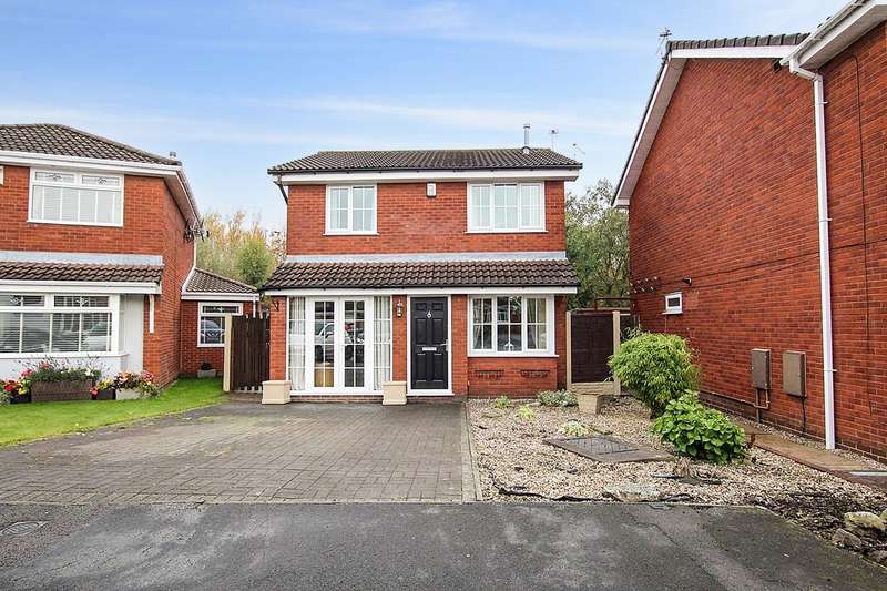 3 Bedroom Detached House For Sale In Highwoods Close, Ashtonin