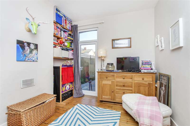 4 Bedroom House For Sale In Daws Lane, Mill Hill, NW7