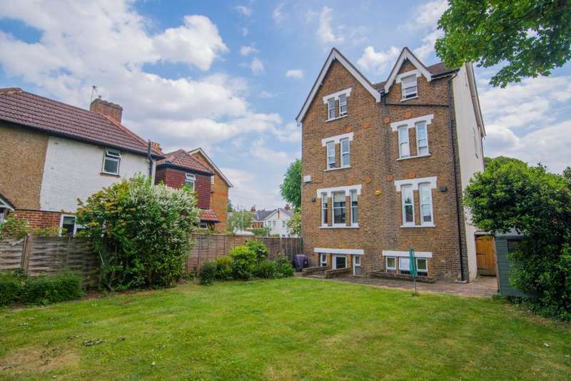 2 Bedroom Flat For Sale In Bridgeman Road, Teddington, TW11