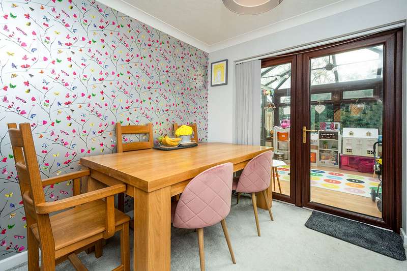 4 Bedroom Detached House For Sale In Studley Road, Wootton, Bedford