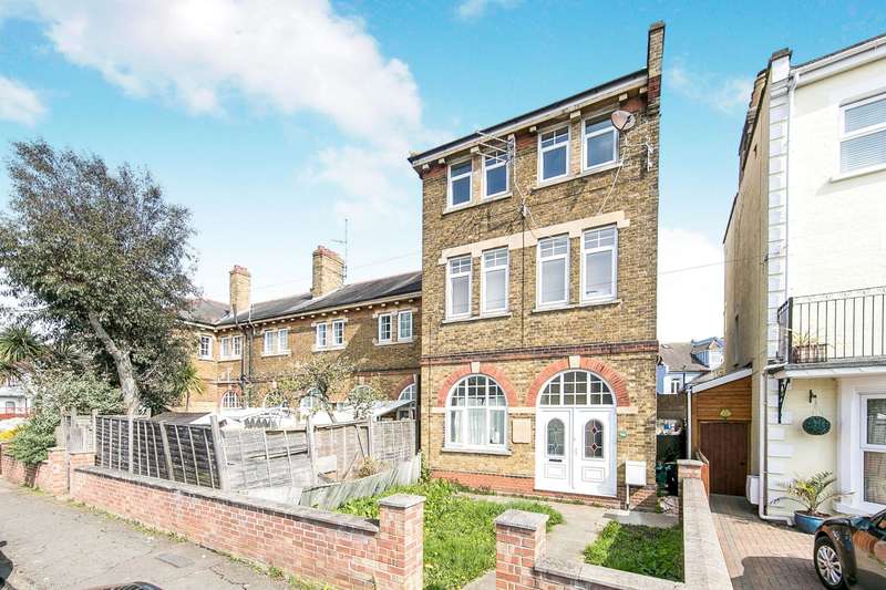 1 Bedroom Apartment Flat To Rent In Holland Road, Clacton On Sea, Essex