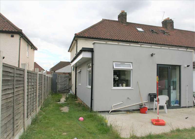 3 Bedroom End Of Terrace House To Rent In Hayes, UB3