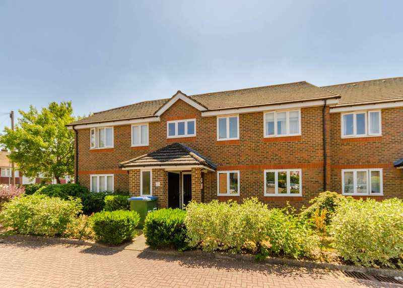 2 Bedroom Flat To Rent In Yeend Close, West Molesey, KT8