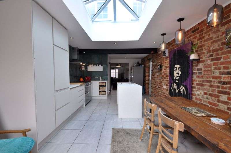 4 Bedroom Property For Sale In Westborough Road, Maidenhead, SL6