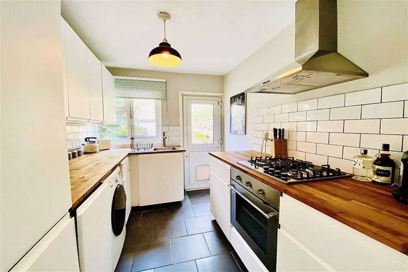 2 Bedroom Terraced House For Sale In Swingate Lane, Plumstead, London, SE18