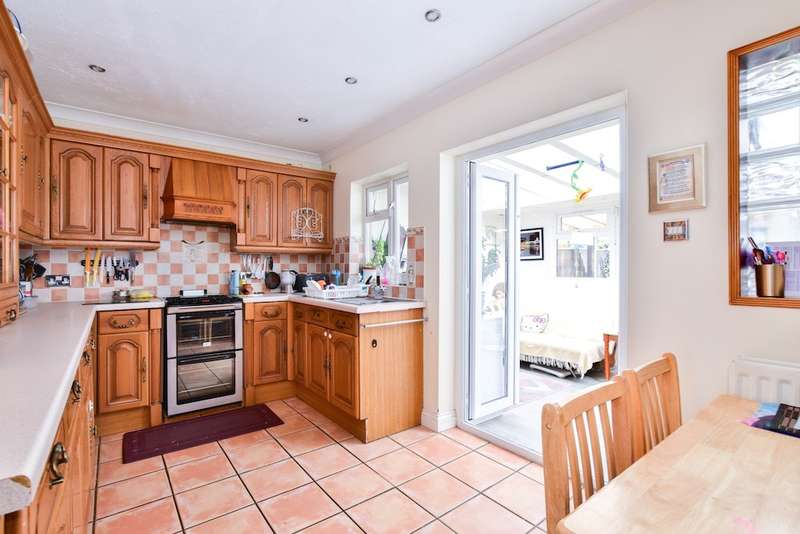 3 Bedroom End Of Terrace House For Sale In Cumberland Avenue, Slough, SL2