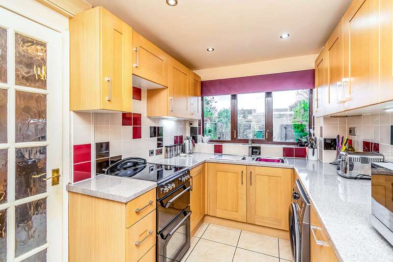 3 Bedroom SemiDetached House For Sale In Severn Drive, Perton