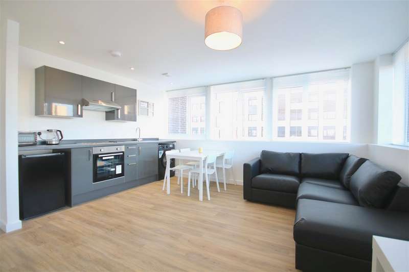 2 Bedroom Flat To Rent In Isambard Brunel Road, Portsmouth, PO1