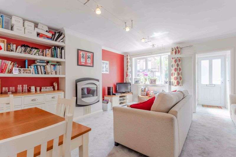 2 Bedroom Home For Sale In Vicarage Road, Hampton Wick ...