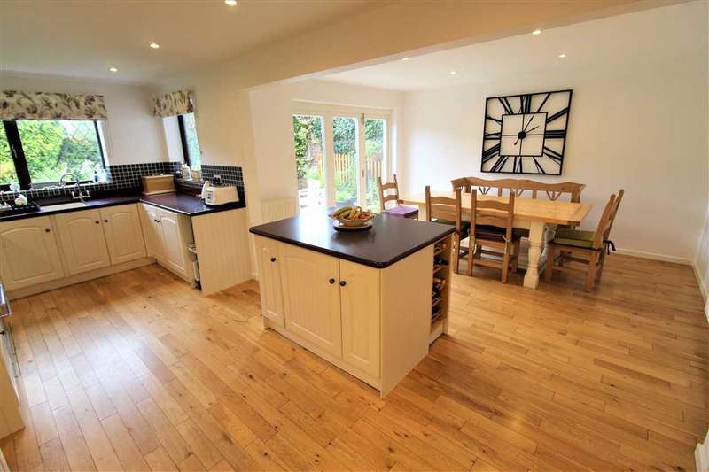 4 Bedroom Detached Property For Sale In White Furrows, Cotgrave