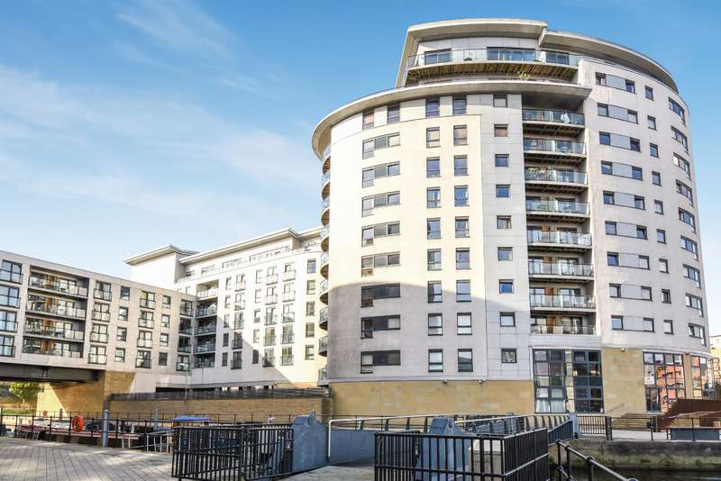 2 Bedroom Flat For Sale In Armouries Way, Leeds, LS10