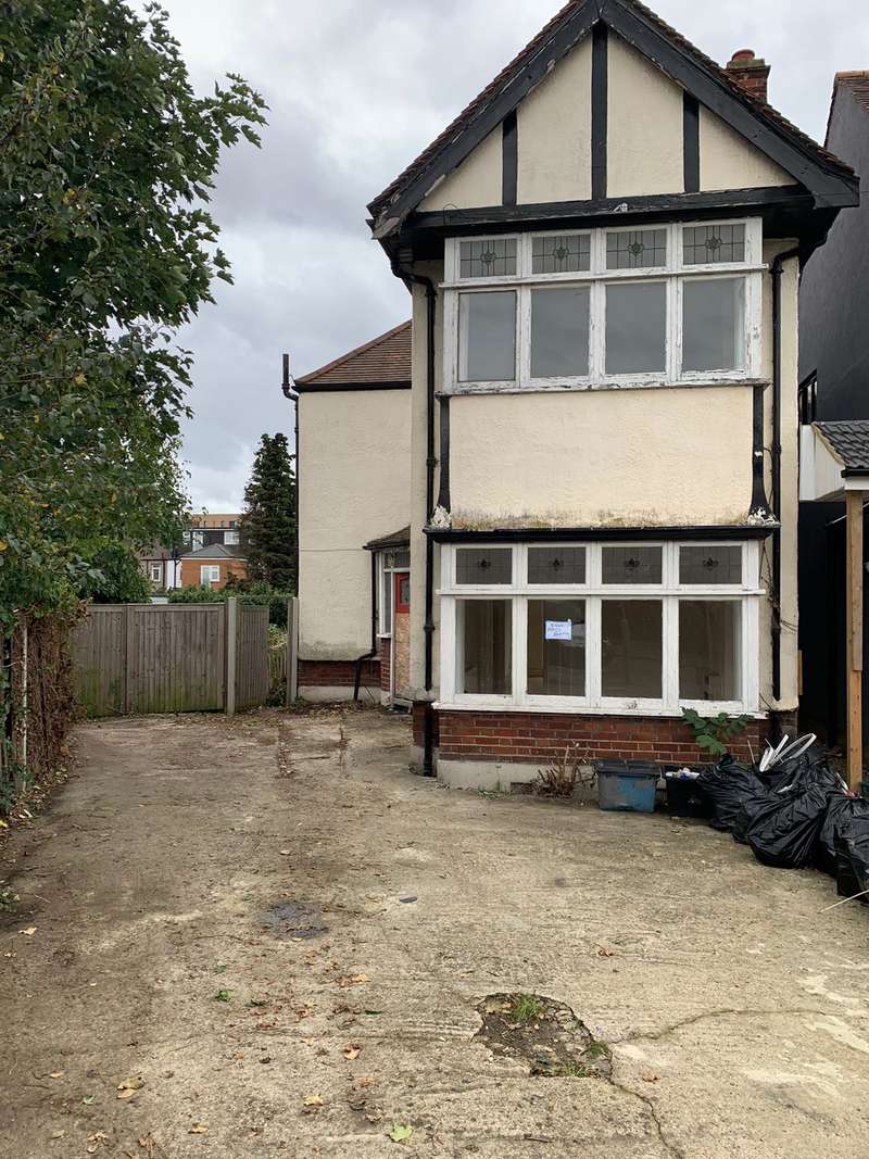 Houses for sale & to rent in Redbridge London Borough, England