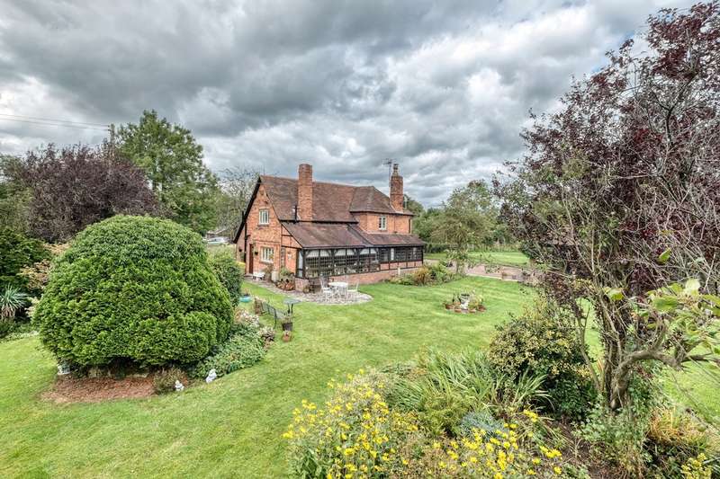 3 Bedroom Detached Property For Sale In Woodgate Road, Stoke Prior