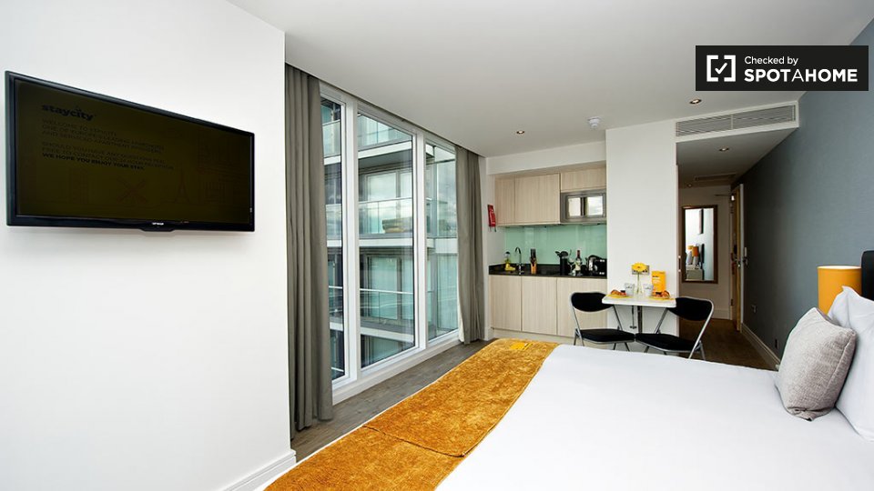 1 Bedroom Flat To Rent In -20 Deptford Bridge, SE8