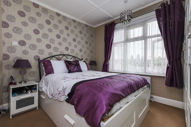 3 Bedroom House In Enfield Town 3 Bedroom House In Enfield Town