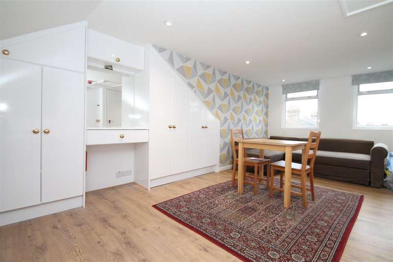 Flat To Rent In Park Avenue, London N13