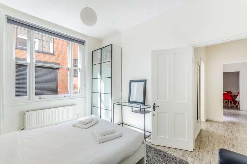 3 Bedroom Flat To Rent In Hanway Place, Fitzrovia, W1T