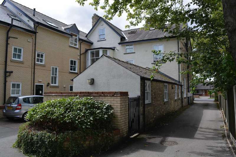 2 Bedroom Apartment To Rent In Doncaster Road, YO8