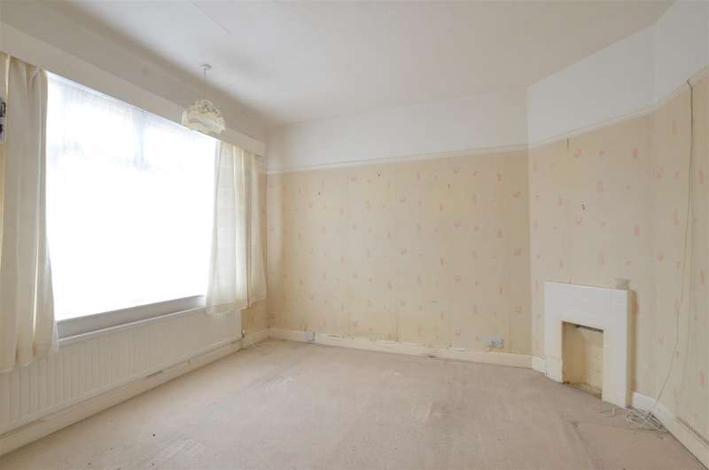 2 Bedroom Semi Detached Bungalow For Sale In Oak Avenue, Norwich, NR7