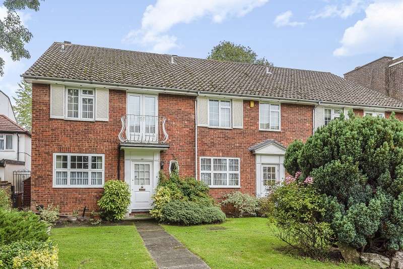 3 Bedroom End Of Terrace House For Sale In St Lawrence Close, Edgware