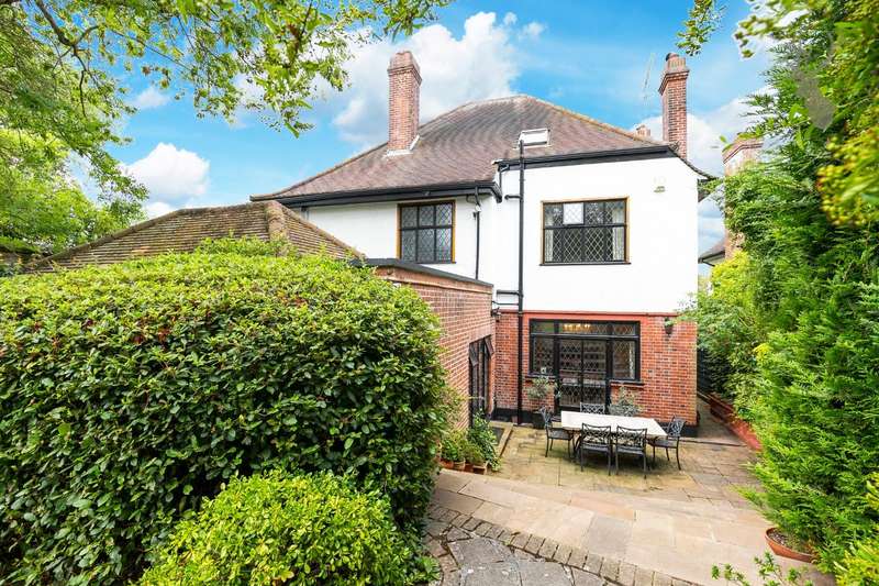 5 Bedroom Detached For Sale In Alderton Hill, Loughton, Essex, IG10