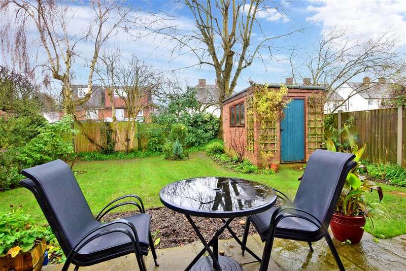 3 Bedroom Semi Detached House For Sale In Rayleigh Road, , Woodford