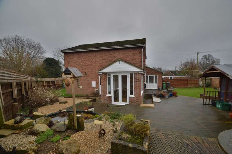 4 Bedroom Detached House For Sale In The Stirrup, Cashes Green, Stroud, GL5