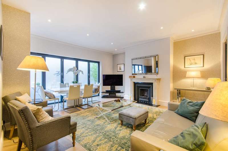 3 Bedroom Flat To Rent In Redcliffe Square, Chelsea, SW10