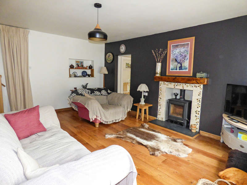 3 Bedroom SemiDetached House For Sale In Violet Cottage, Harmby, DL8