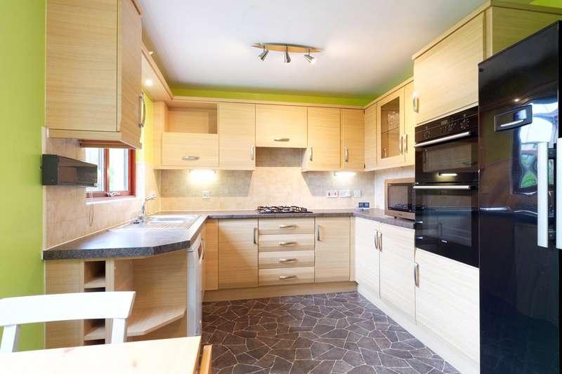 4 Bedroom Detached House For Sale In 17 Patrickbank Gardens, Elderslie