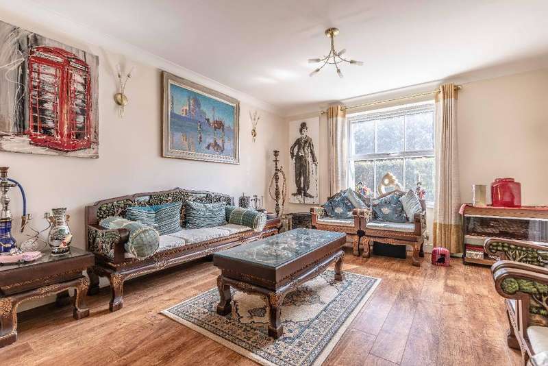 5 Bedroom Detached House For Sale In James Meadow, Langley, SL3