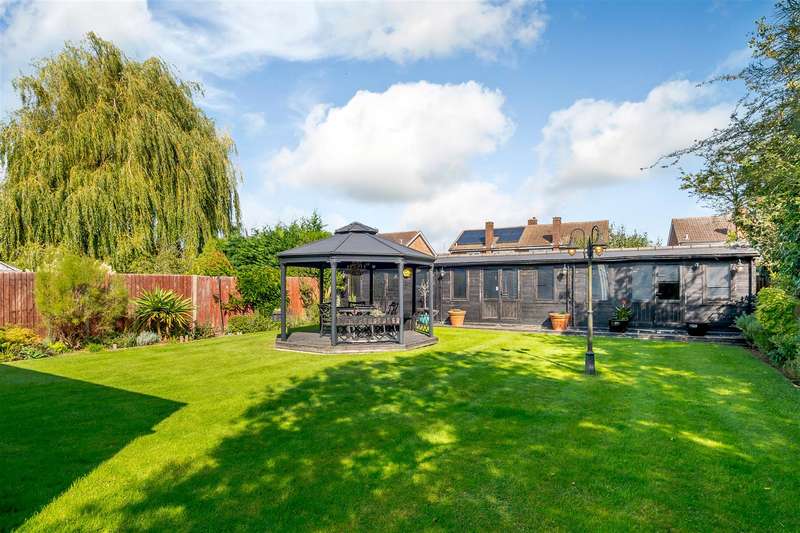 5 Bedroom Detached For Sale In Brickhill Drive, Brickhill, Bedford