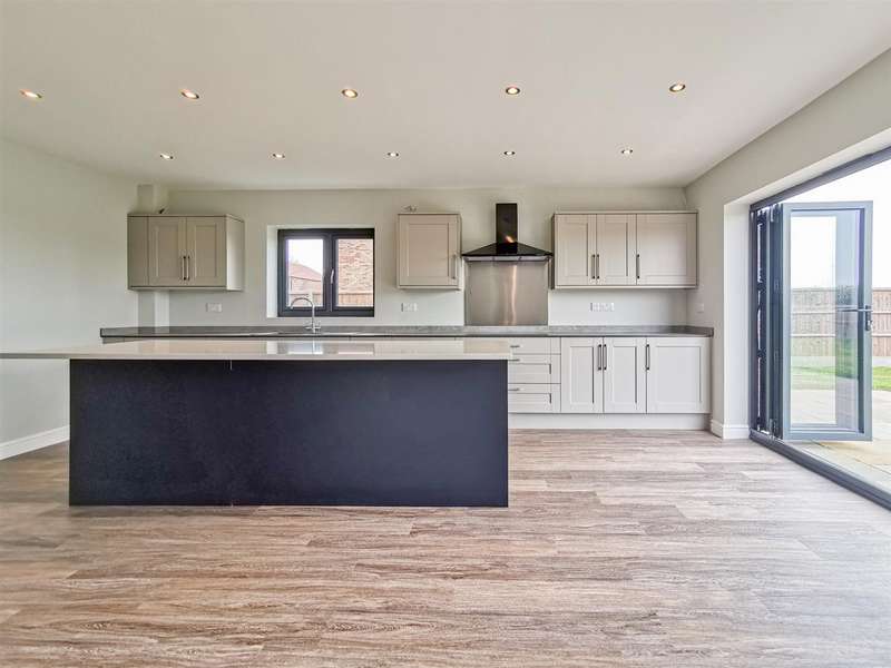 4 Bedroom Detached For Sale In Gainsborough Road, Middle Rasen, Market