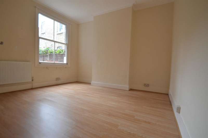 2 Bedroom Ground Flat For Sale In Eynham Road, London, W12