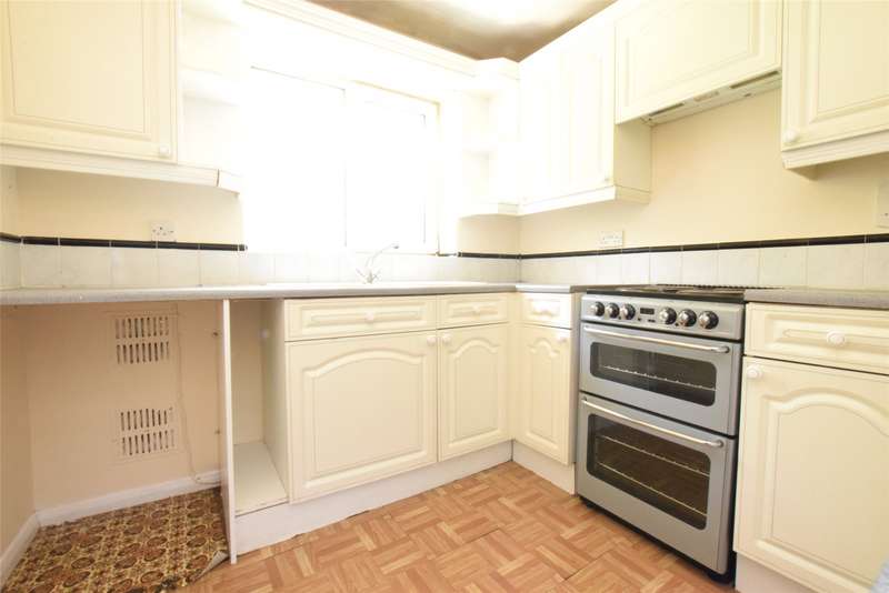 2 Bedroom Flat For Sale In Brackendale, Hastings, East Sussex, TN35