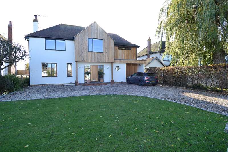 4 Bedroom Detached House For Sale In Longtye Drive, Chestfield