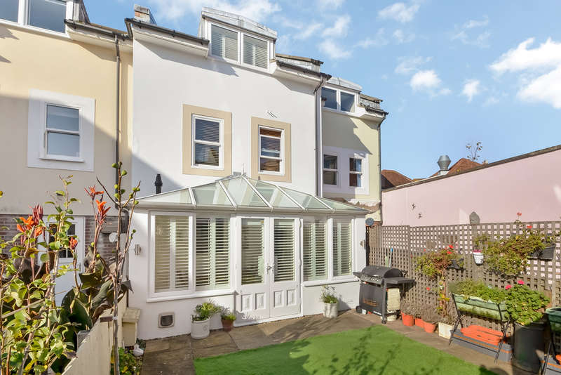 5 Bedroom Town House For Sale In White Hart Road, Old