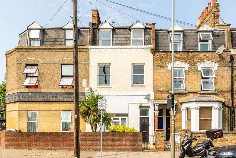 2 Bedroom Flat For Sale In Merton Road, Wandsworth, SW18