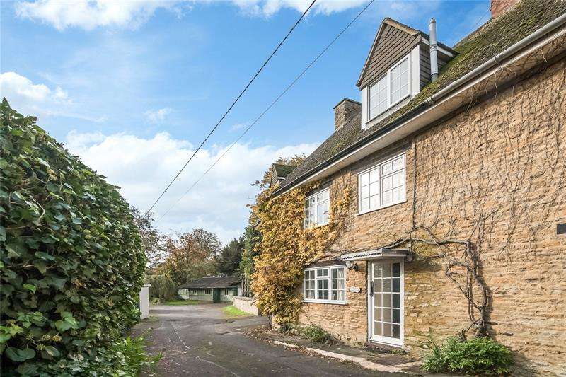 3 Bedroom End Of Terrace House For Sale In Church End, Croughton