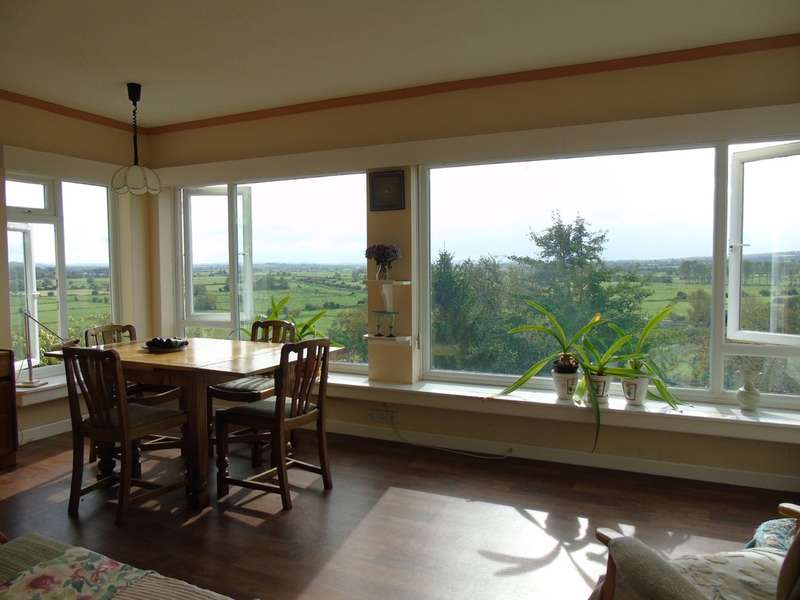 4 Bedroom Detached House For Sale In The Roman Way, Glastonbury, BA6