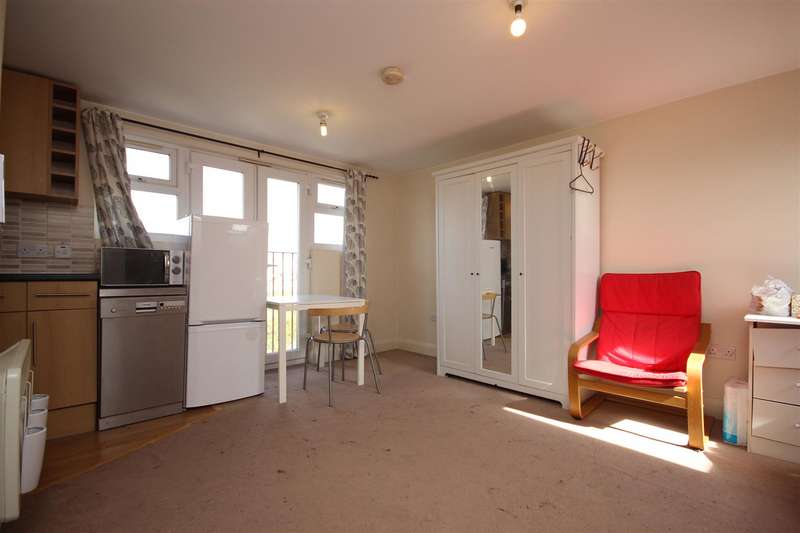 Flat To Rent In Western Avenue, Acton W3
