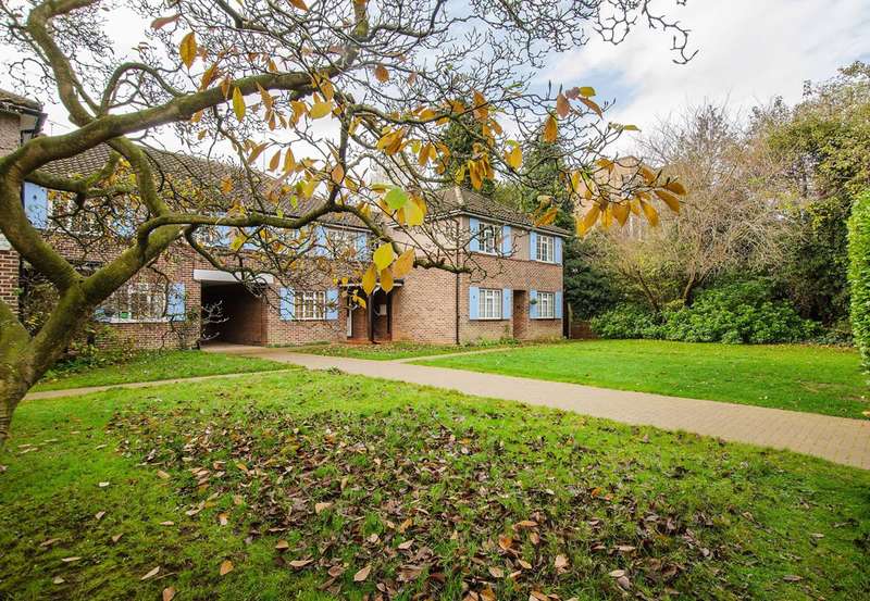 2 Bedroom Flat For Sale In Beckenham Grove, Shortlands, BR2
