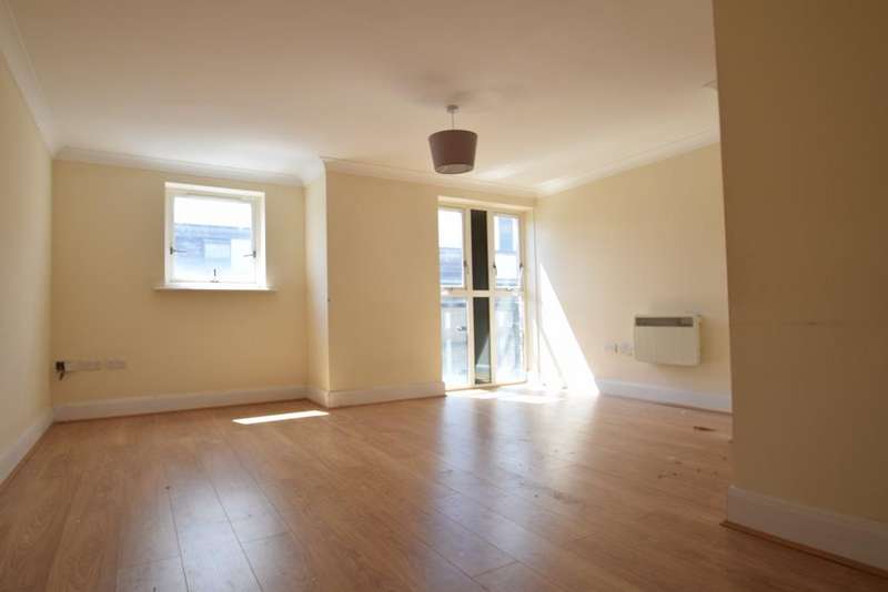 2 Bedroom Apartment To Rent In Lucida Court, Watford, WD18