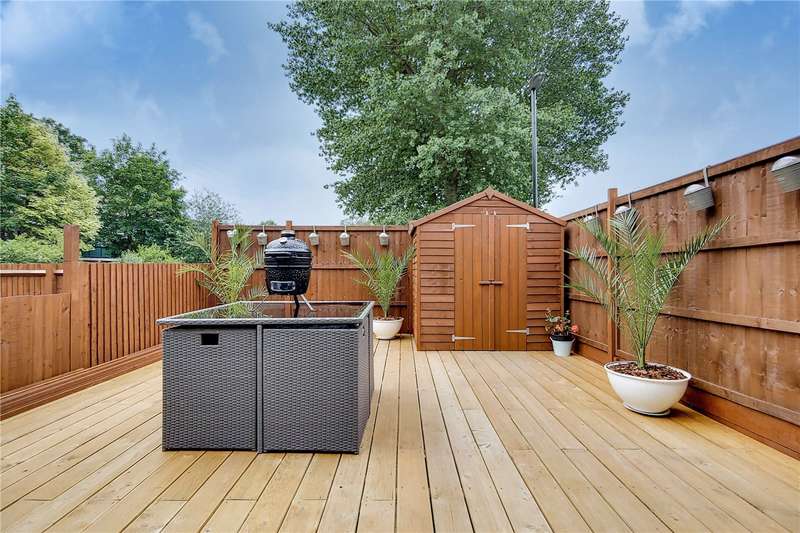 3 Bedroom End Of Terrace House For Sale In Lee Park, Blackheath, London