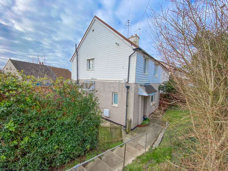 Houses for sale & to rent in EN9 2AN, First Avenue, Waltham Abbey North