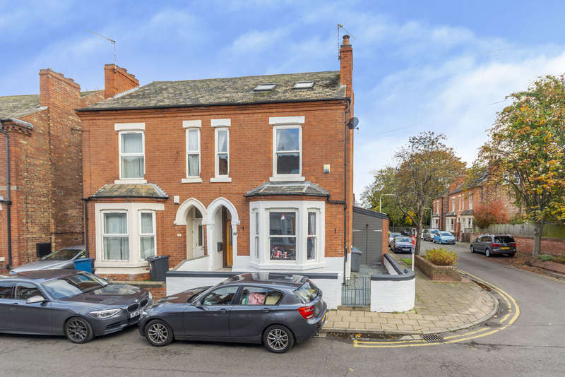 4 Bedroom Semi Detached House For Sale In Stratford Road, West