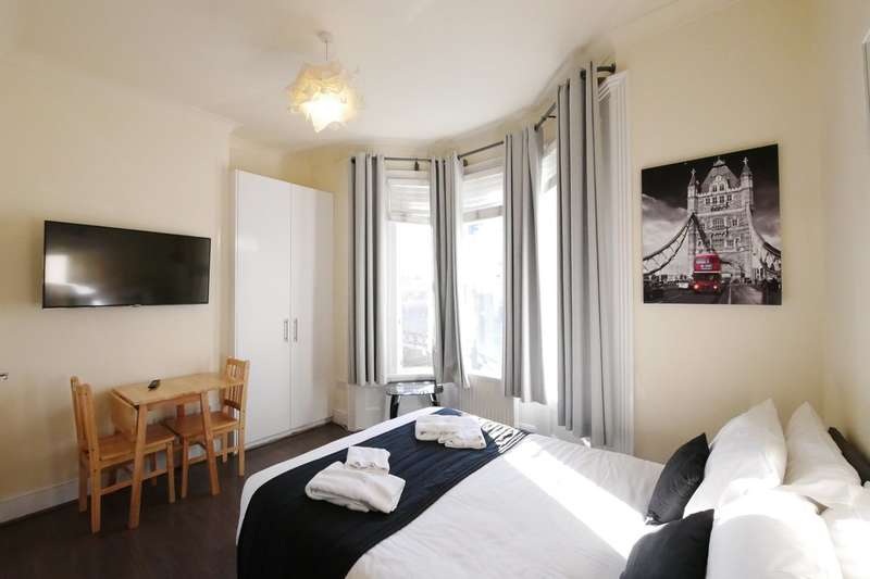 Flat To Rent In Hornsey Park Road, London, N8