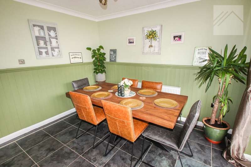 4 Bedroom Detached Property For Sale In Church Parade, Canvey Island, SS8