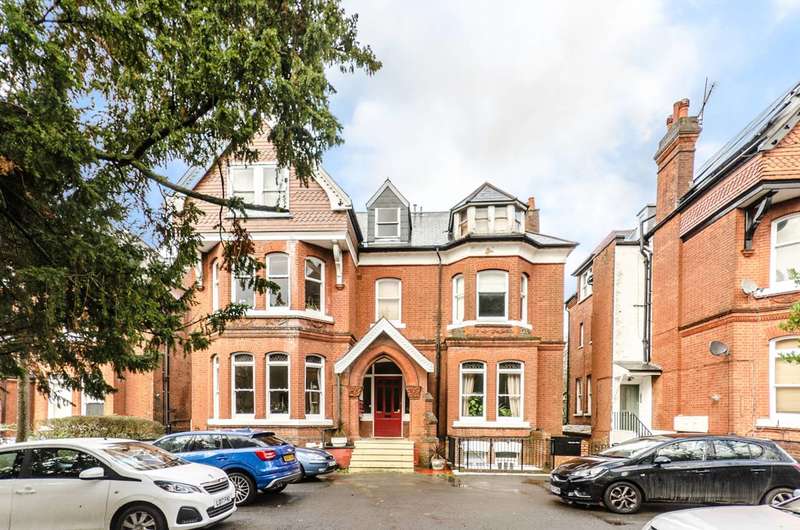 3 Bedroom Flat For Sale In Mount Avenue, Ealing, W5